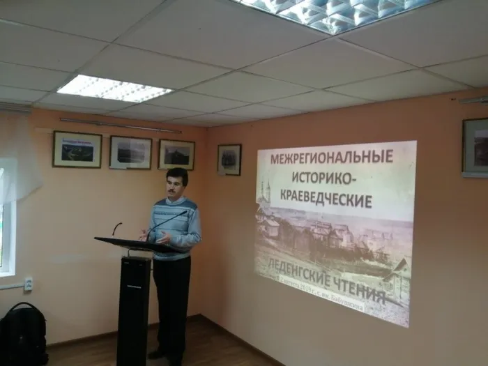 NRb817ec0c47cde3701642fb23efb98f27